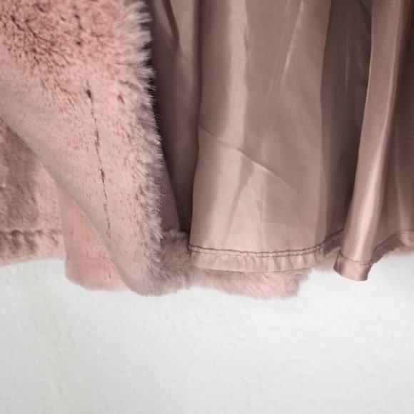 Perimitz, faux fur, mauve skater skirt 4 girls. - Picture 4 of 6
